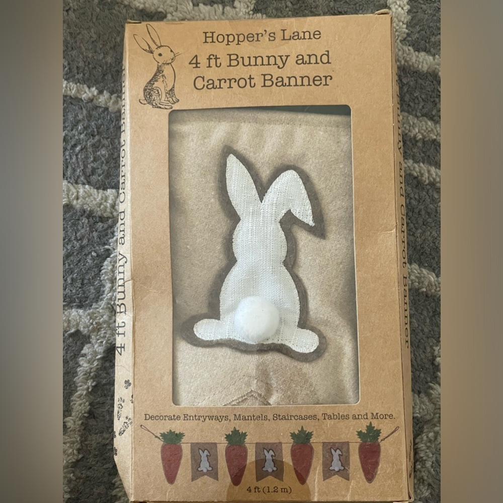 Hoppers Lane 4 ft banner bunny & Carrott